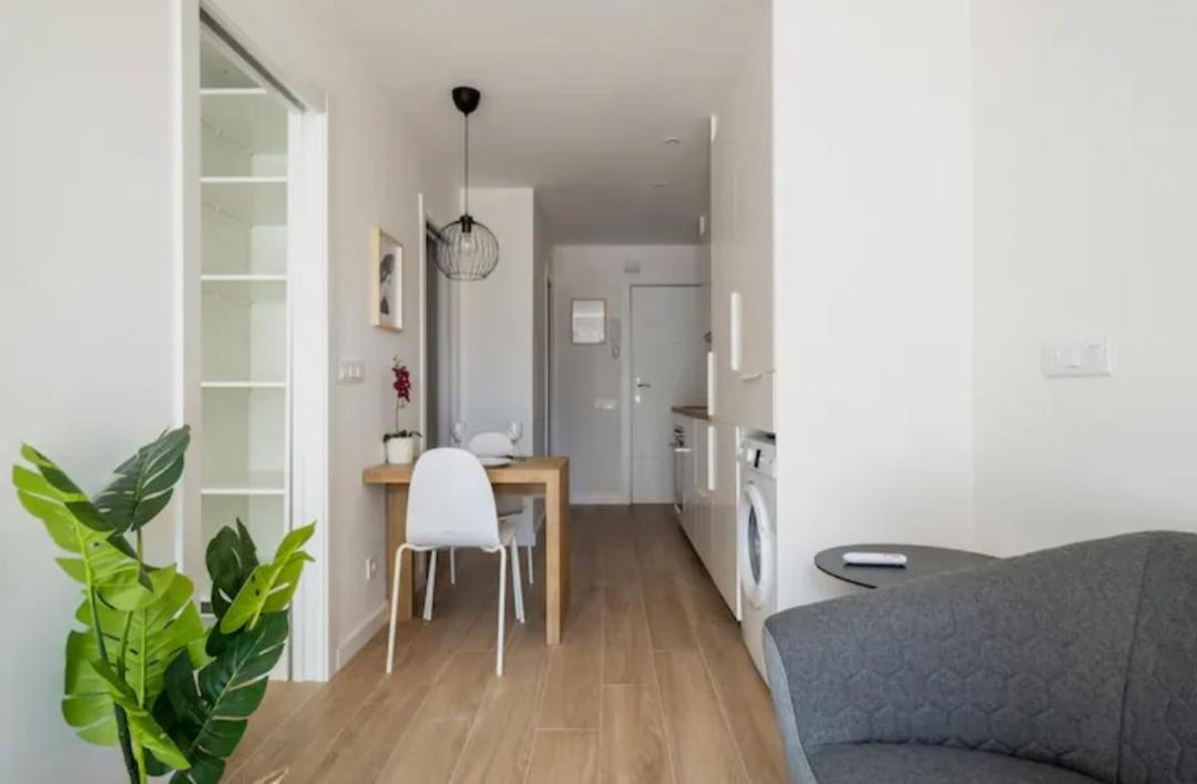 Apartment Close To The Beach سان أدريان دي بيزوس المظهر الخارجي الصورة